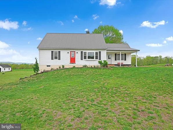 805 S Crossroads Rd, Lykens, PA 17048