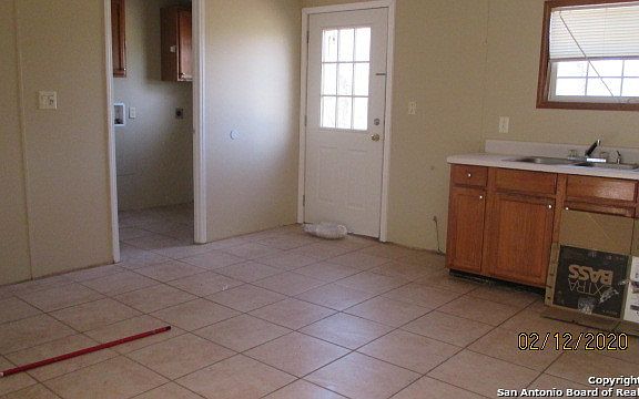 4th image of 195 Ashford Cir