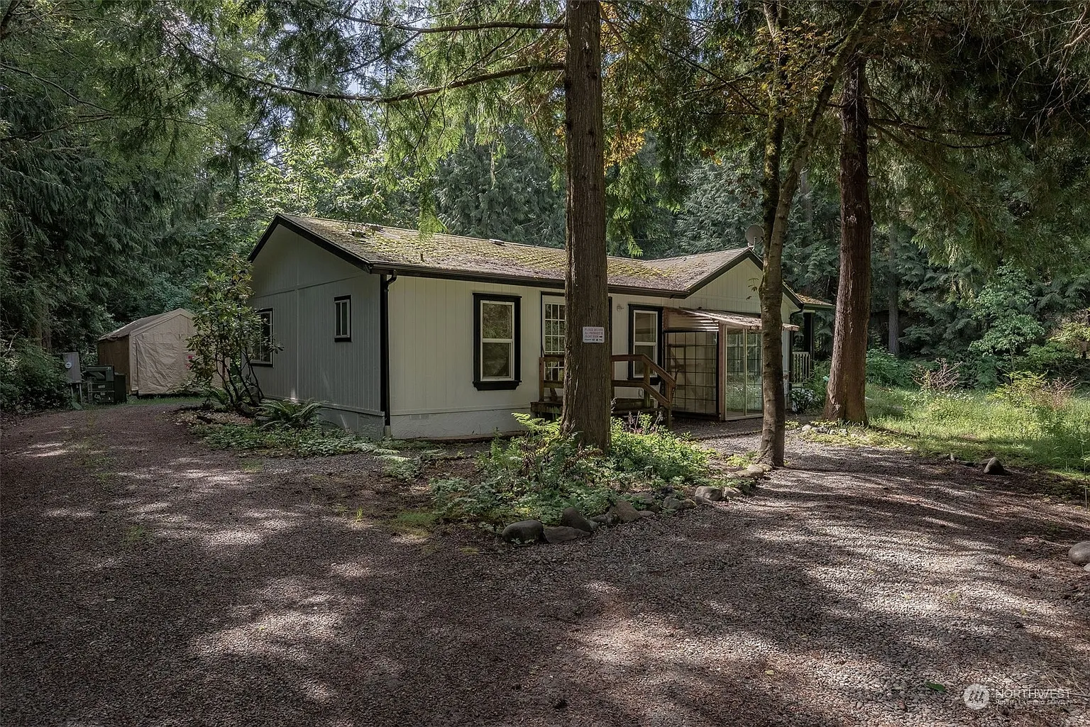 3831 Hastings Avenue W photo 1