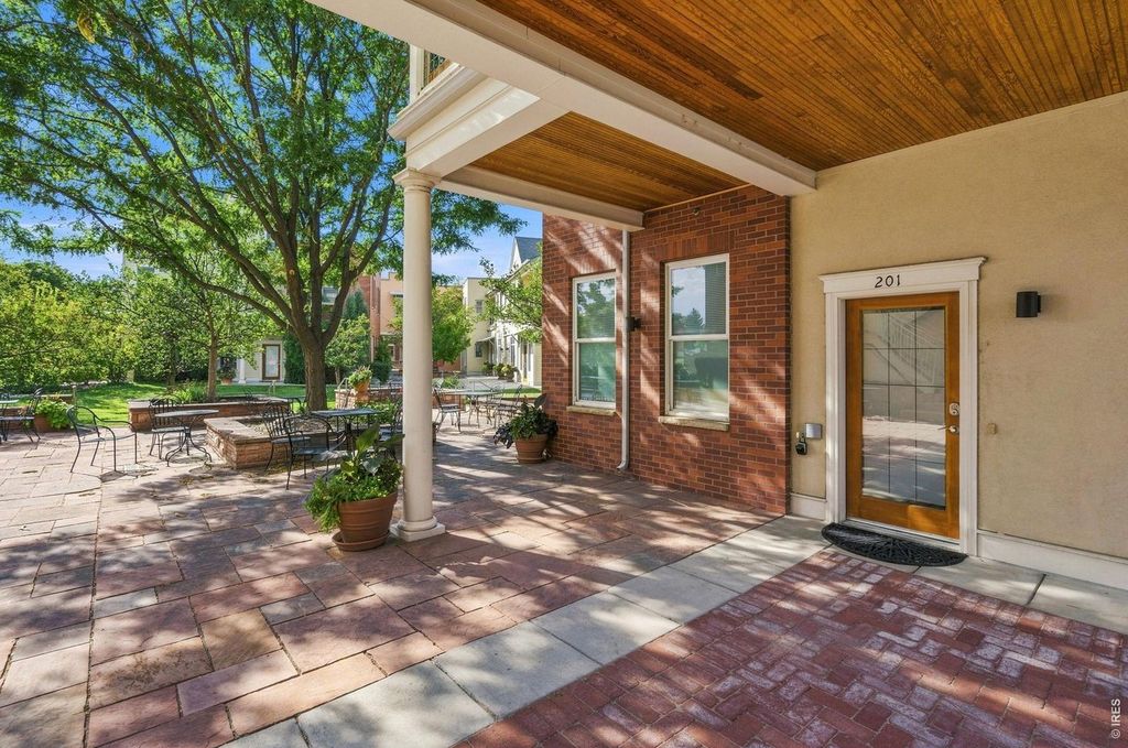 401 Mason Ct #201