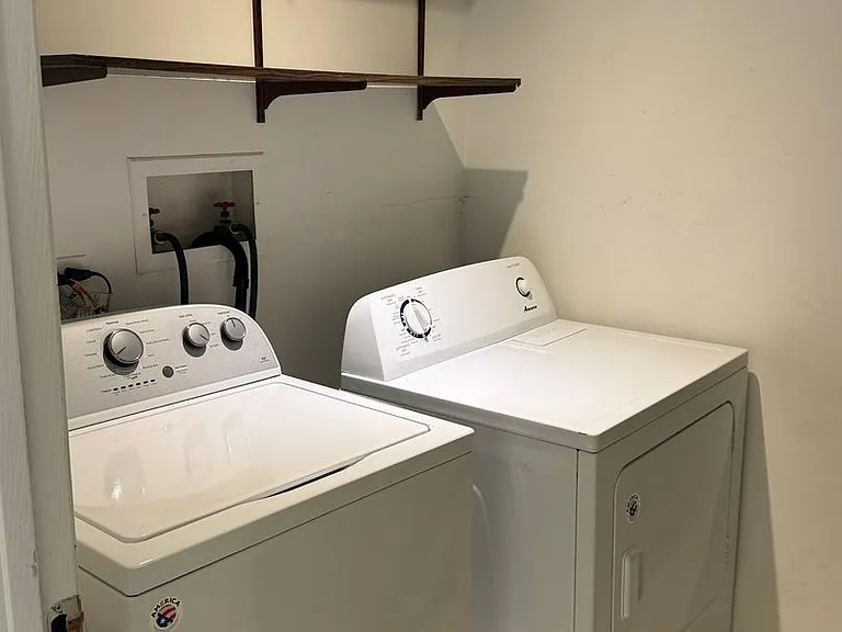 5S470 Scots Dr #D — Photo 19