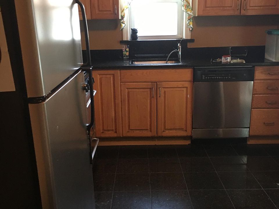 1st image of 110 Thurton Pl