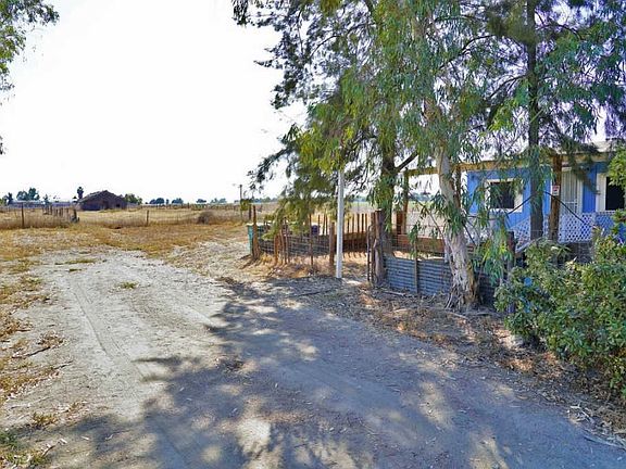 5th image of 20805 Laurel Ave