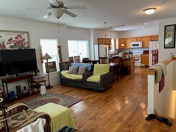 3rd image of 4027 Marigold Dr