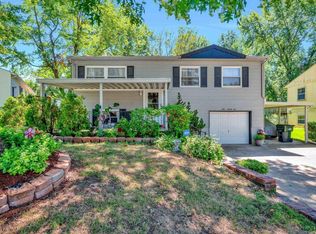 925 SE 36th St, Topeka, KS 66605