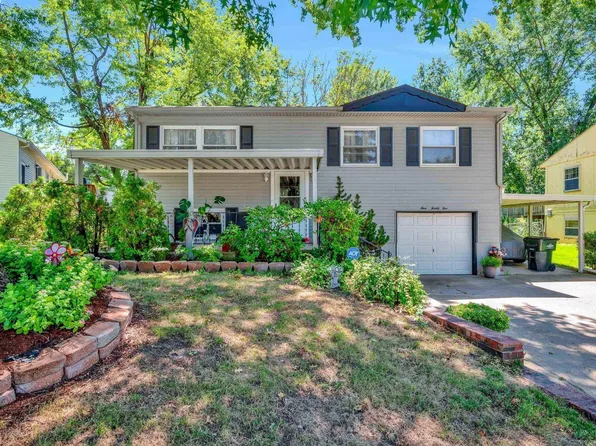 925 SE 36th St, Topeka, KS 66605