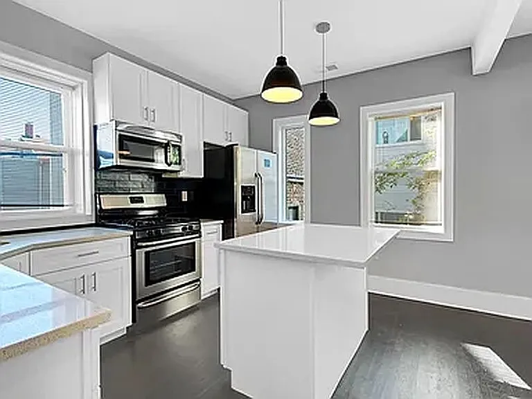 1724 W 21st St #2R — Photo 3