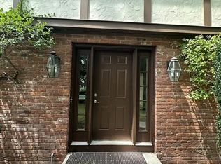 1 Stonegate Cir, Wilbraham, MA 01095