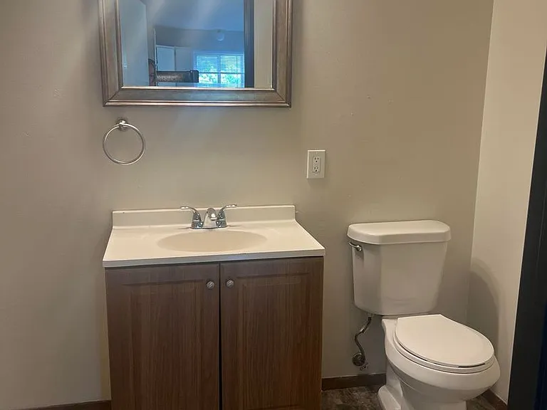 1140 Dodds Dr #1-4 — Photo 3