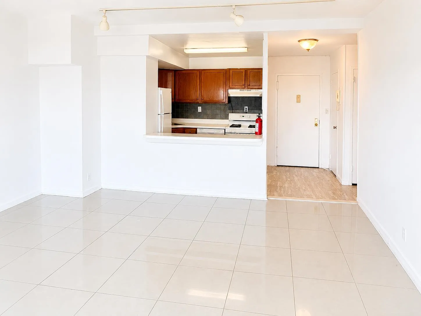 1 bed, 1.0 bath, $1,950 — Photo 1