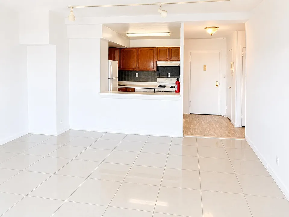 285 Aycrigg Ave #22D