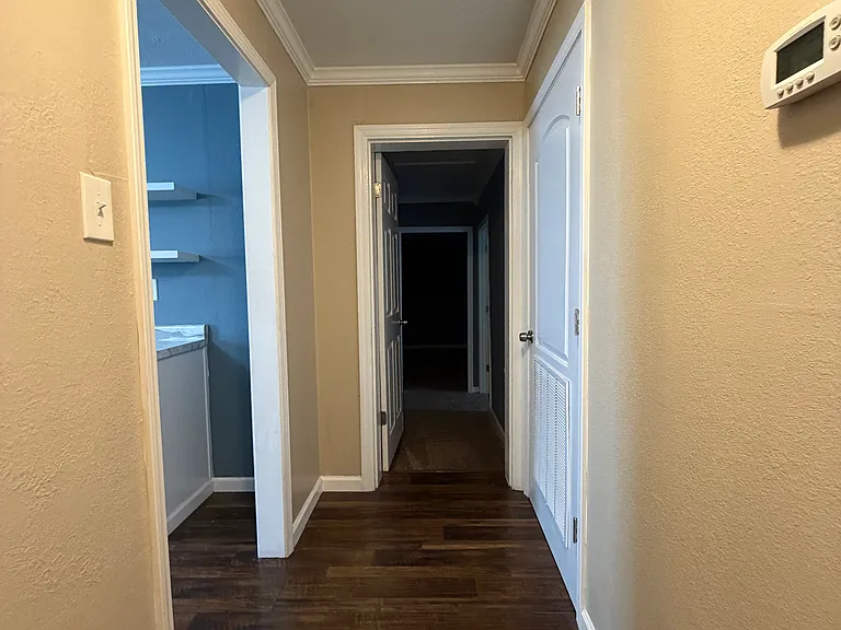 501 Columbus St — Photo 14