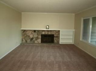 885 Kent Dr, Claremont, CA 91711
