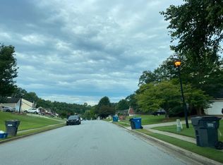 2104 Manor Oak Ln, Buford, GA 30519