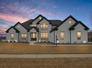 607 Carrera Dr, Savoy, IL