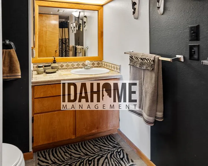 1045 Sagewood Pl — Photo 4