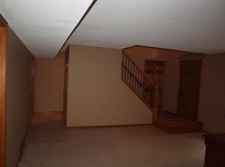 9235 Overlook Trl, Eden Prairie, MN 55347