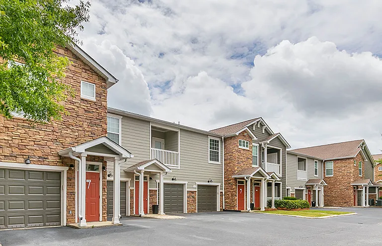The Outlook at Greystone Apartment Homes — Photo 18