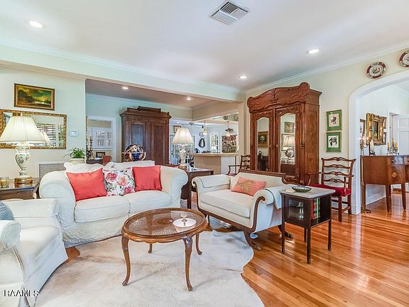 4th image of 2311 W Saint Mary Blvd