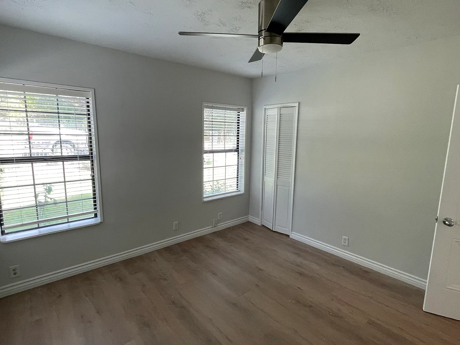 3 bed, 1100 sqft, $4,425 — Photo 4
