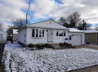 63 Carter St, Lancaster, NY 14086