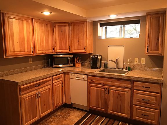 4th image of 2354 W Plymouth St #B