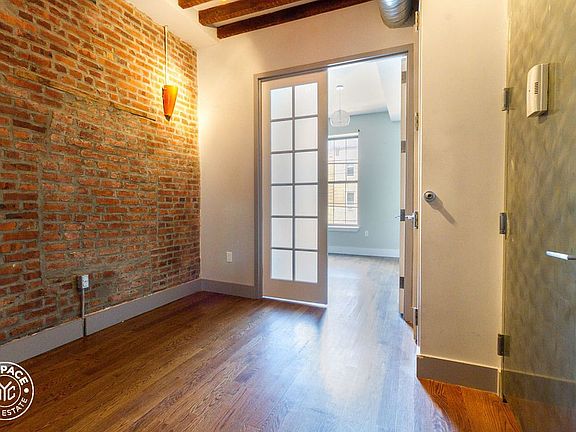 4th image of 404 Suydam St APT 1R