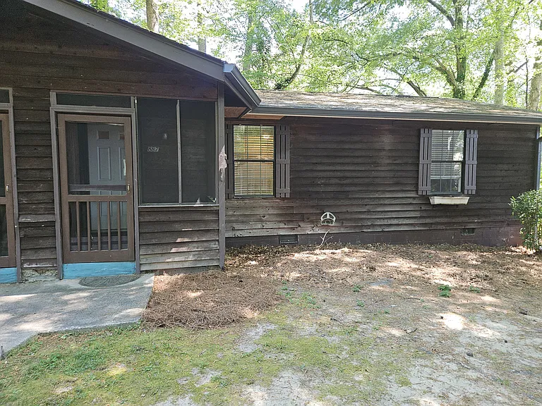 887 Westland Dr SW — Photo 2