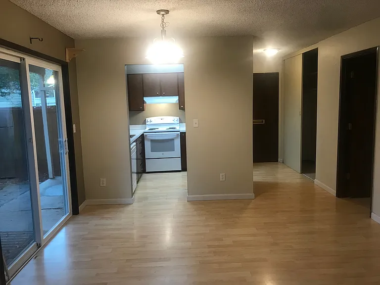 SW Terri Ct — Photo 7