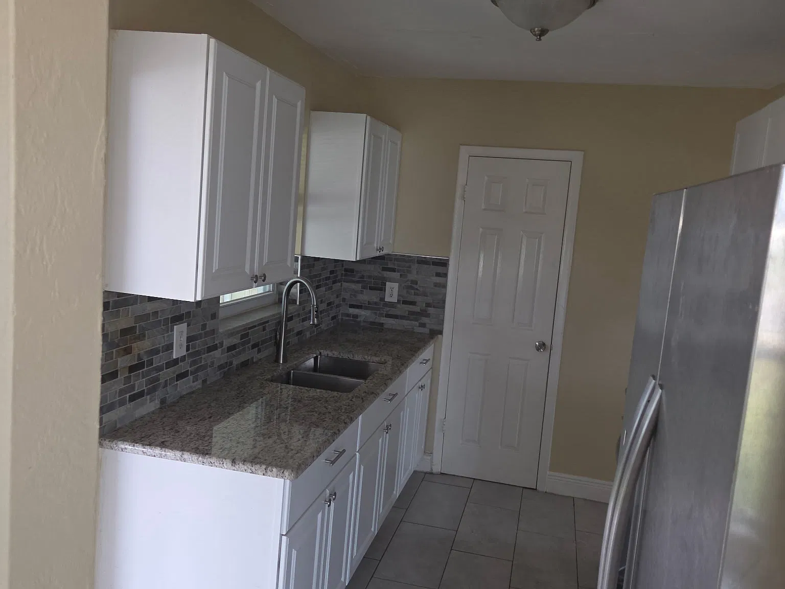 3 bed, 897 sqft, $1,500 — Photo 4
