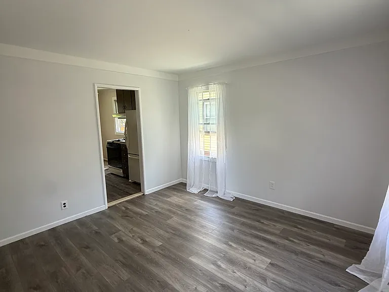 24087 Lehigh St — Photo 4