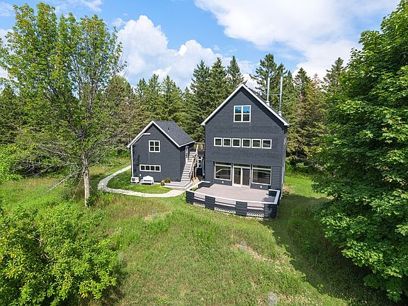 3rd image of 2209 Hillcrest Ln