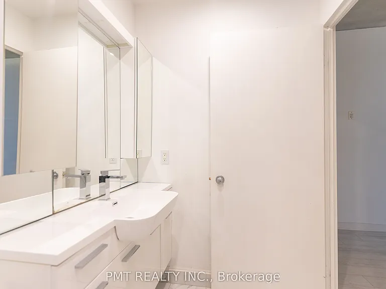 36 Charlotte St #401 — Photo 10