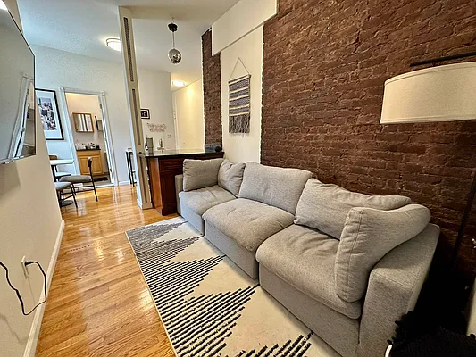 Rented by J PRESTON AND ASSOCIATES INC | media 14