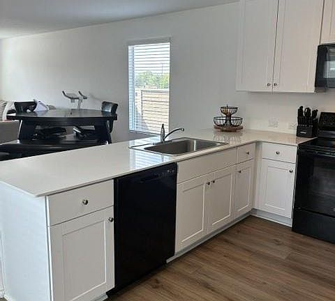 5th image of 632 Commander Abbott Dr