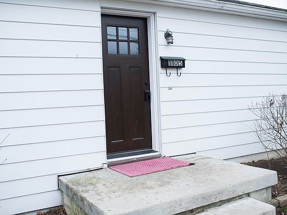 3rd image of 1105 Young St