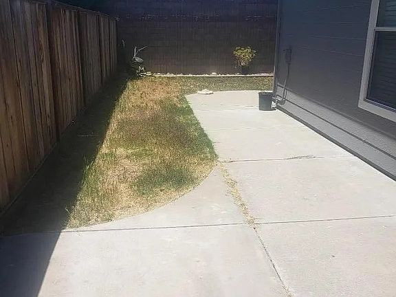 5th image of 830 Capitola Dr