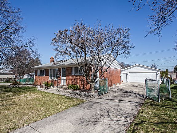 4th image of 38778 Northfield Ave