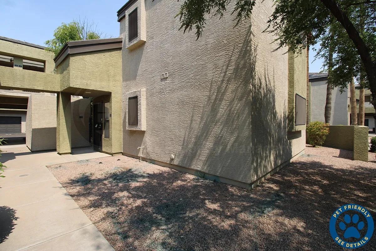 2 bed, 2.0 bath, 1026 sqft, $1,799 — Photo 1