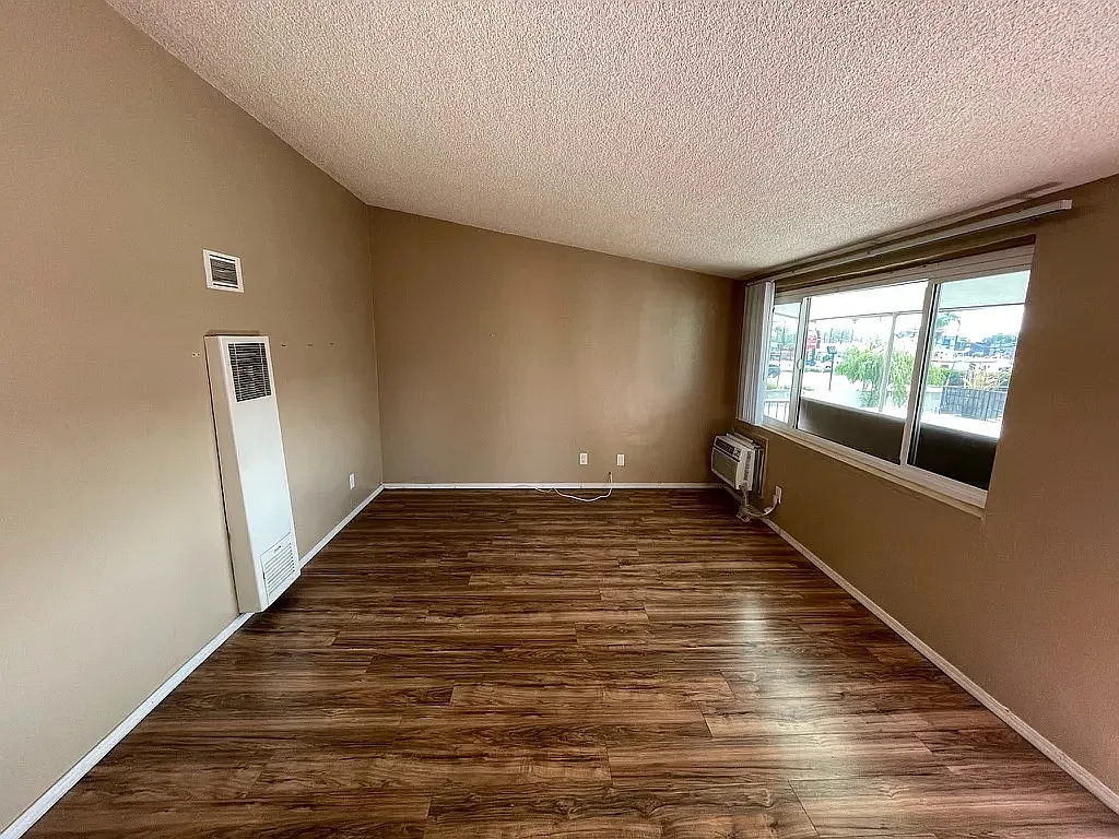 1 bed, 700 sqft, $1,513 — Photo 2