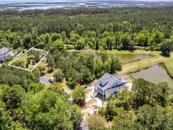 302 Colony Club Dr., Georgetown, SC 29440