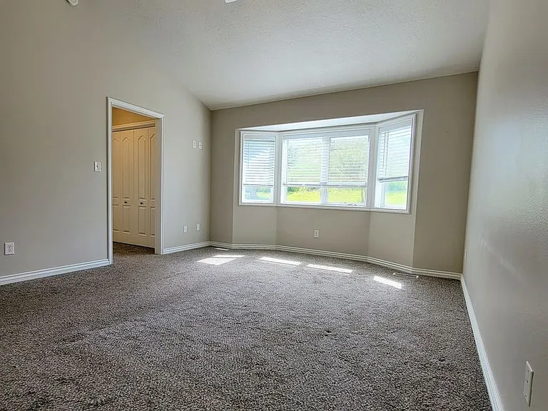 5204 E 65 S — Photo 19