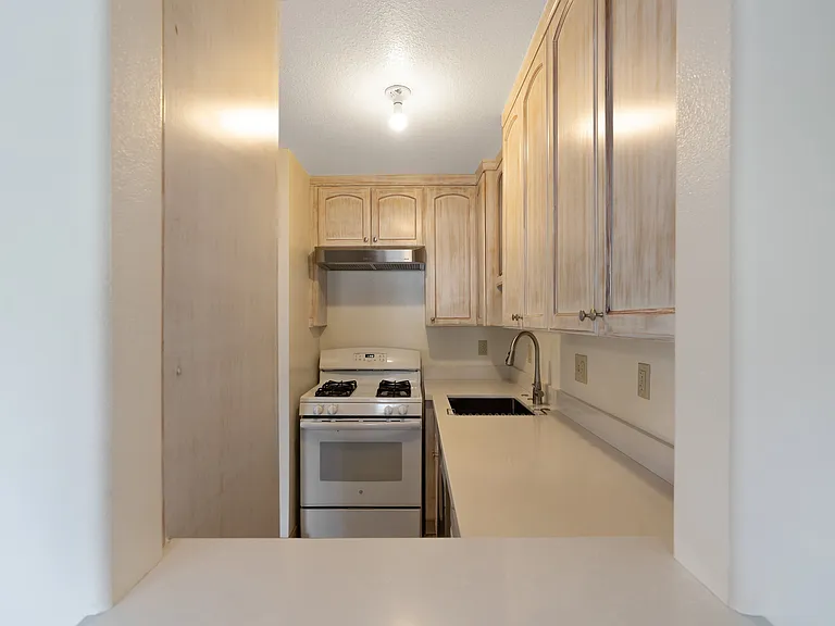 1243 Virginia Ave #9 — Photo 7