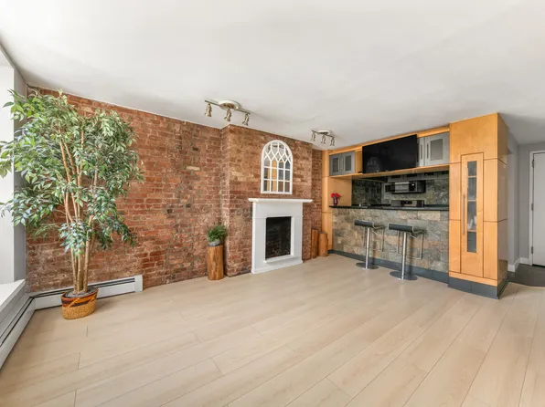 244 East 30th Street image 4 of 11