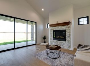 19325 S Country Dr, Edmond, OK 73012