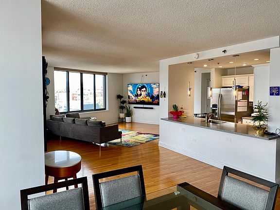 Spacious and Open floor plan