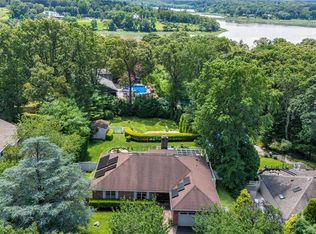 17 Melody Ln, Bayville, NY 11709