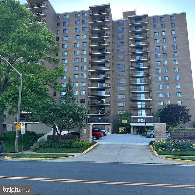 1st image of 200 N Pickett St APT 1512