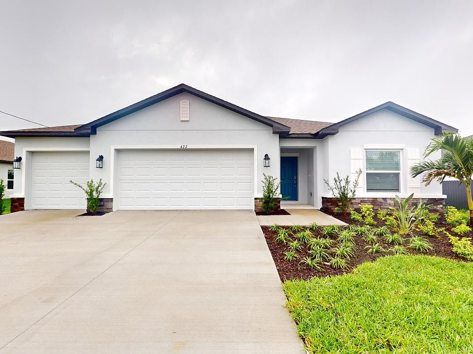 1st image of 422 SW 31st Pl