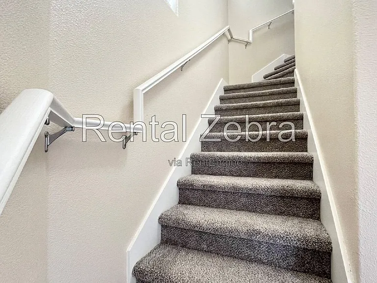 1310 Playa Del Rey Dr — Photo 10